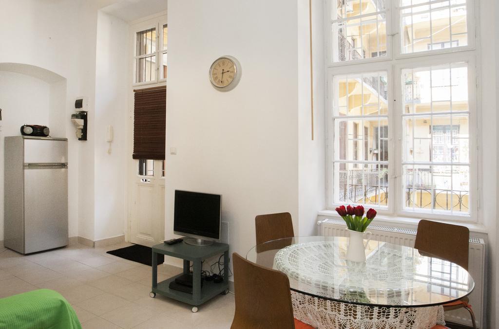 ブダペストCarolyn Apartman In The Old Cityアパートメント エクステリア 写真