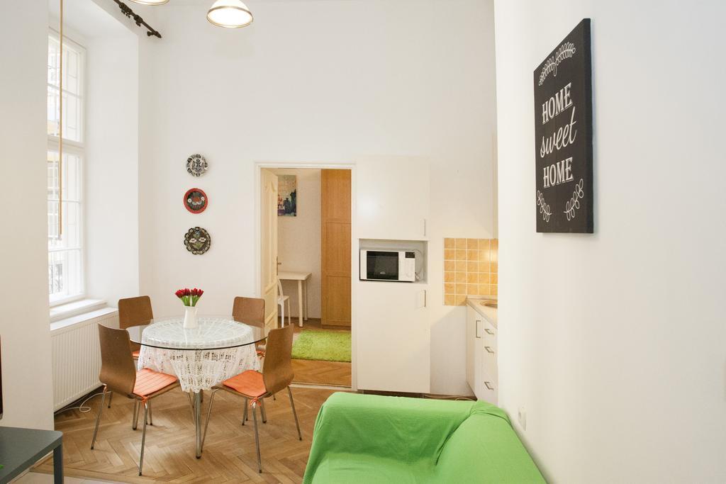 ブダペストCarolyn Apartman In The Old Cityアパートメント エクステリア 写真