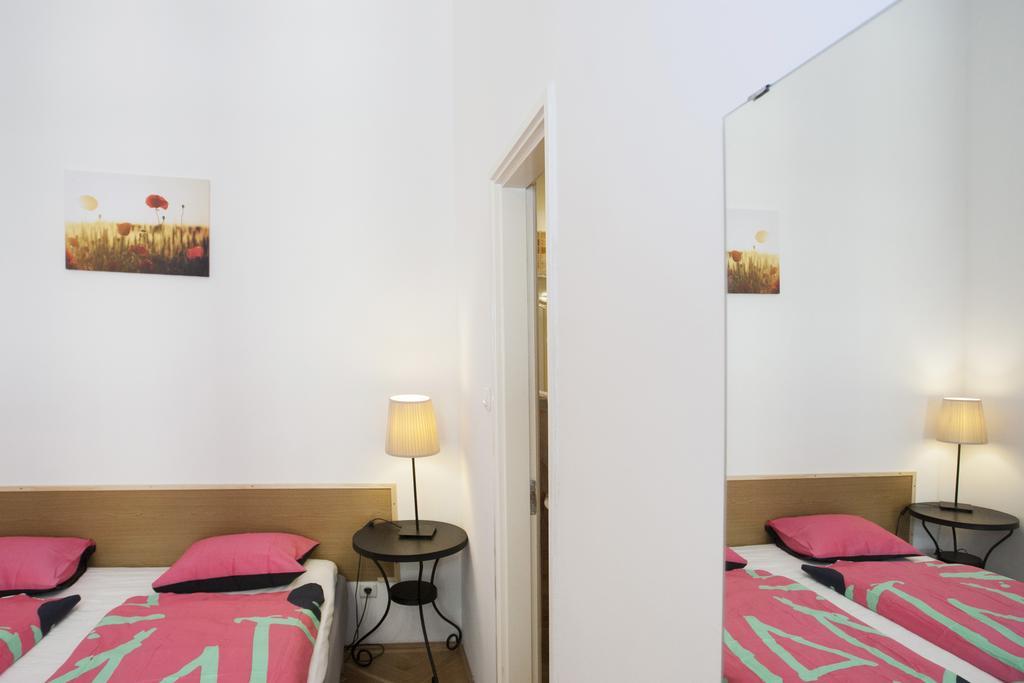 ブダペストCarolyn Apartman In The Old Cityアパートメント エクステリア 写真