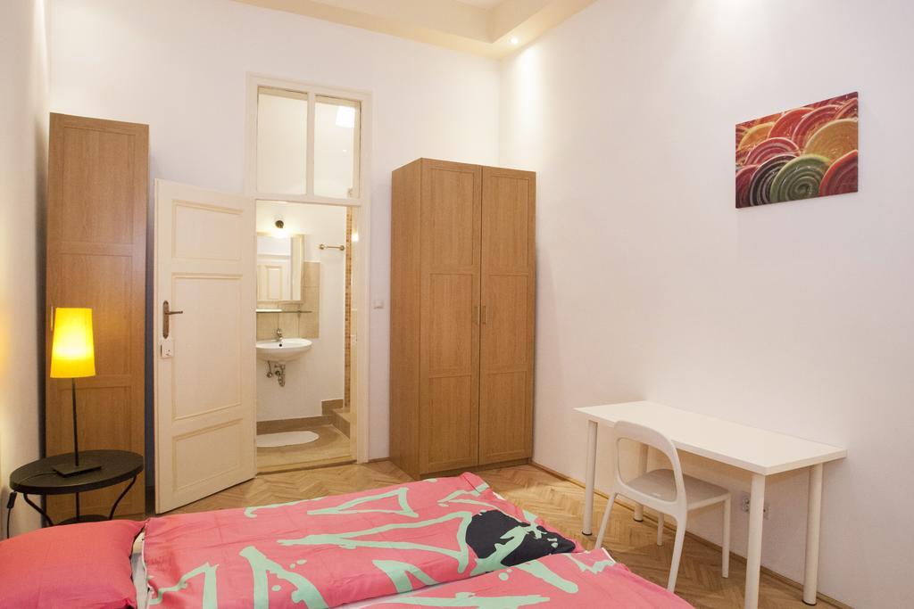 ブダペストCarolyn Apartman In The Old Cityアパートメント エクステリア 写真